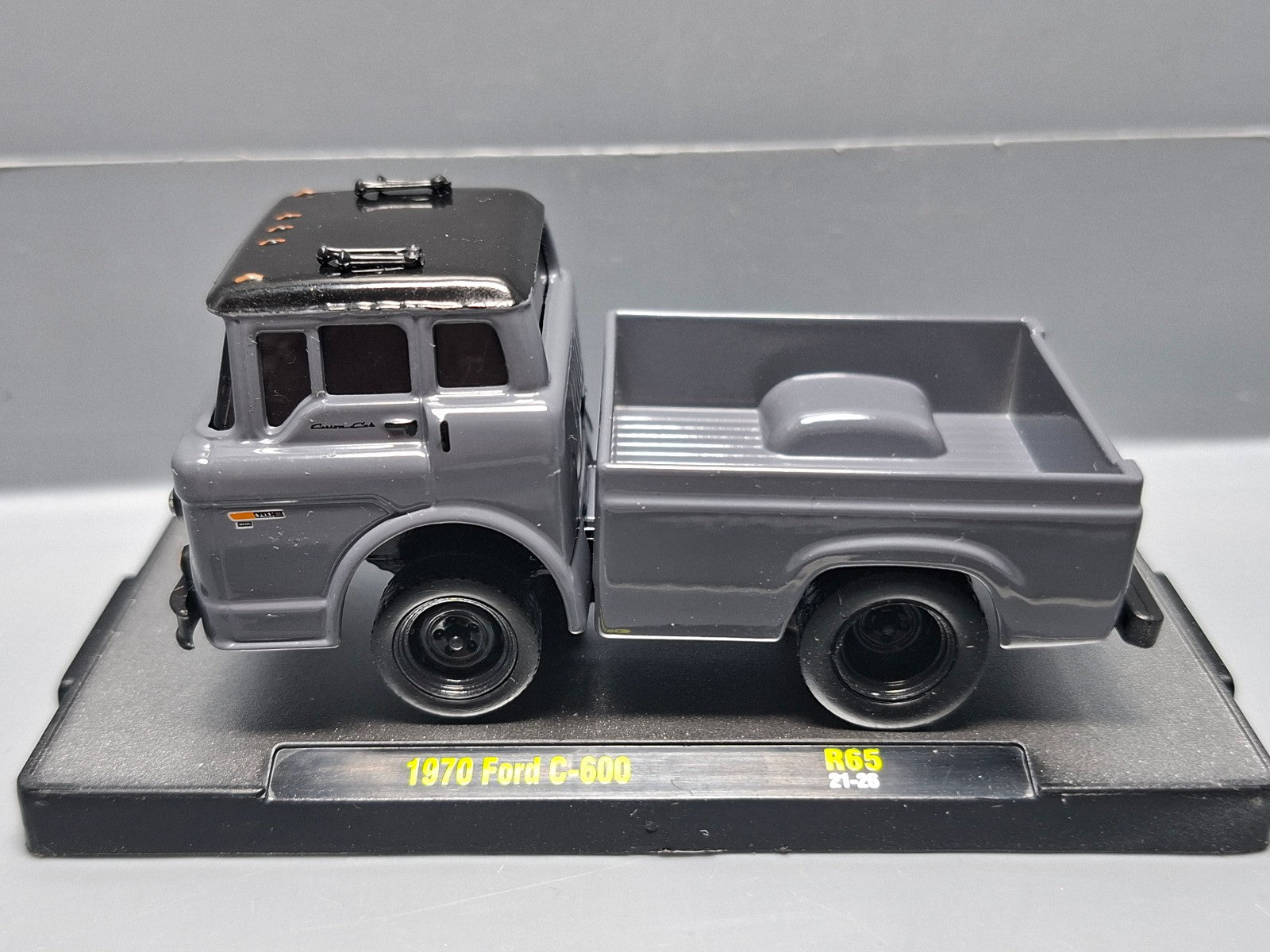 M2 Machines Details 1970 Ford C-600  (CP20)