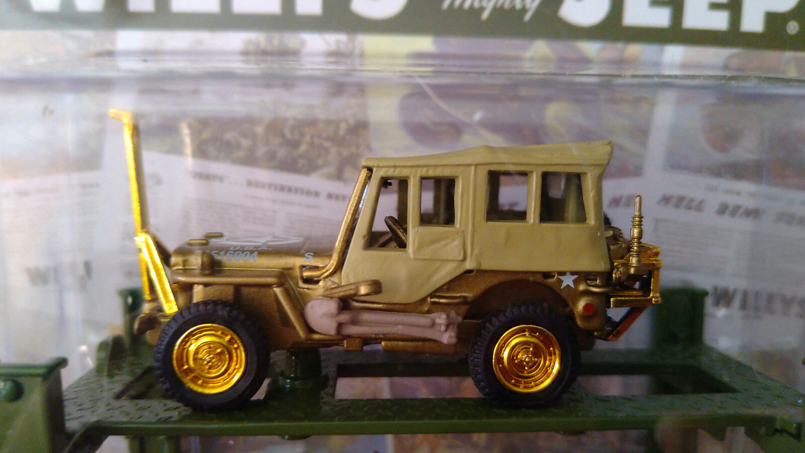 M2 Machines Auto-Lift Willy's Jeep 1944 Jeep MB Chase (NG70)