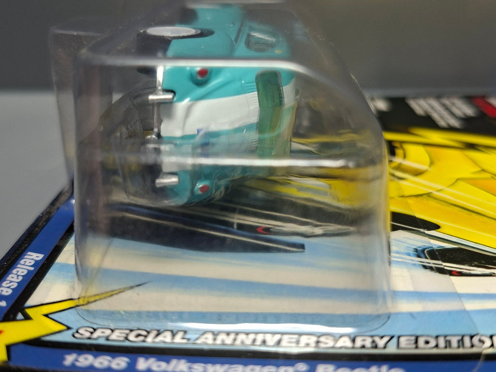 Johnny Lightning  50 years chase 1966 volkswagen beetle  (NG51)
