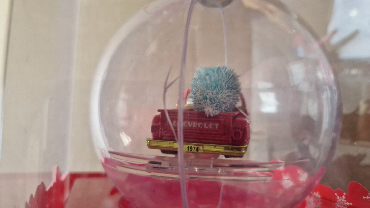 M2 Machines Chase Exclusive Coca Cola Ornament 1974 Chevy Stepside Truck  (CT09)