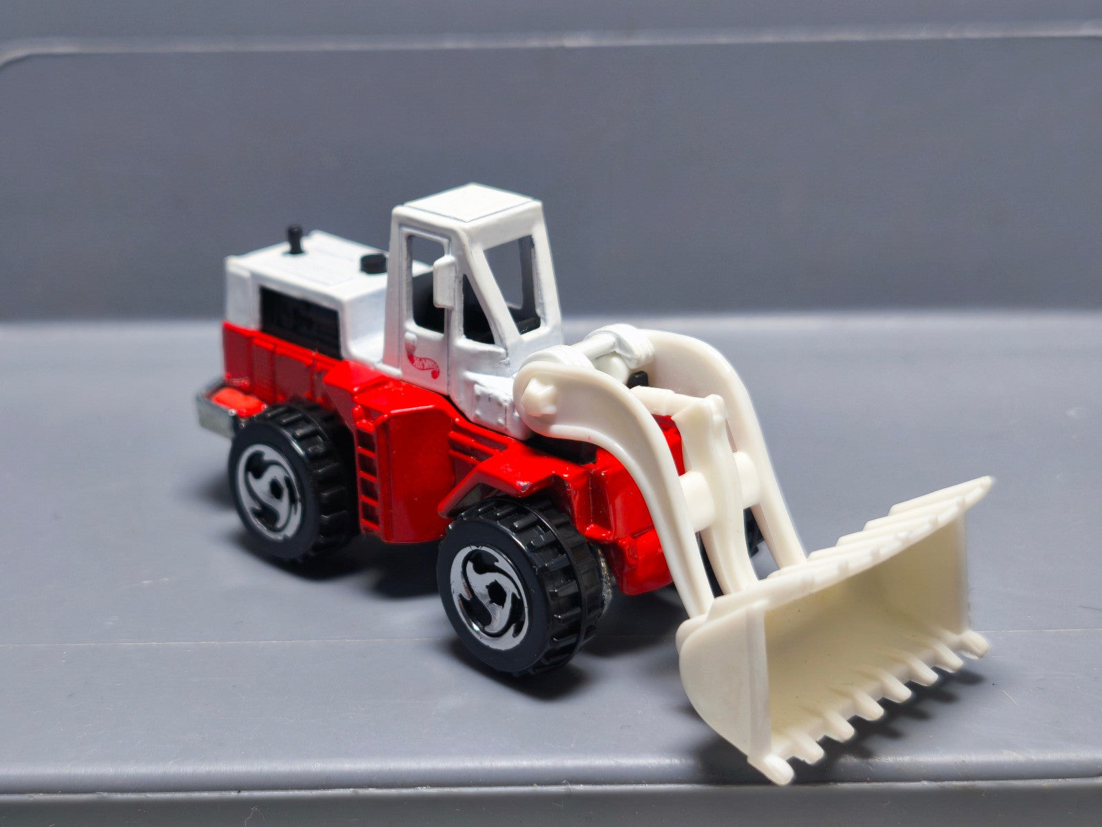 Hot Wheels 2000 mainline 111 Wheel loader  (A38)