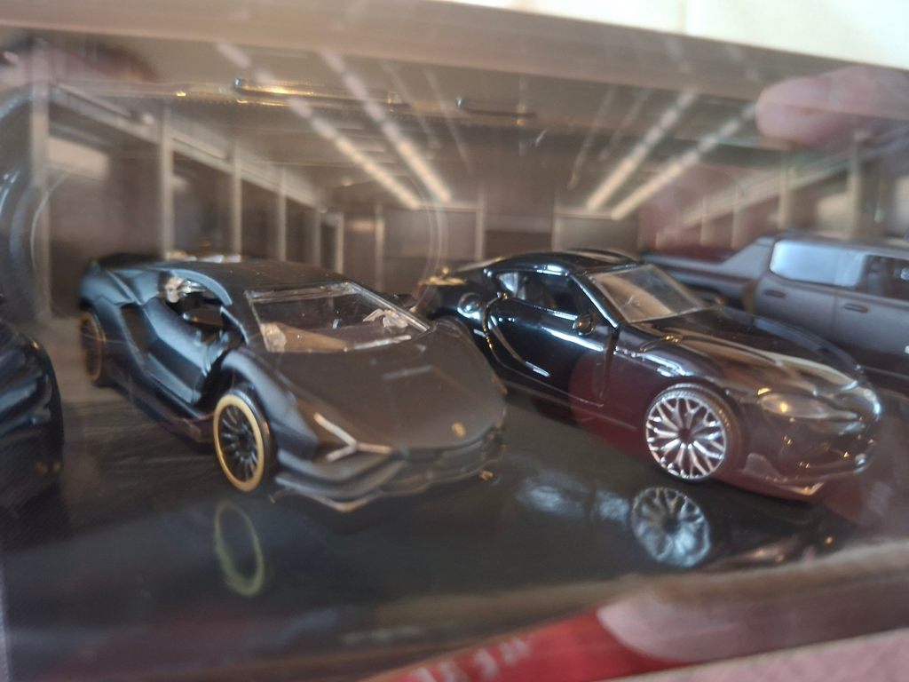 Majorette Ride Cool Black Edition Bugatti Lamborghini Toyota Land Rover GMC (ET)