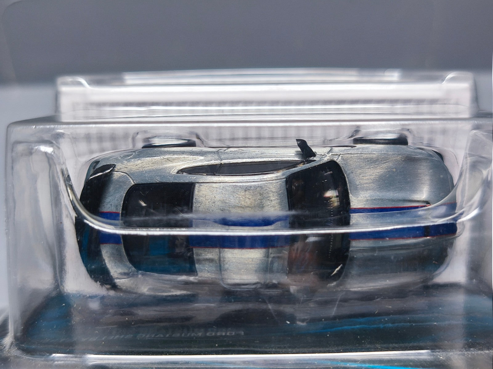 Tarmac 1/64 Ford Mustang Shelby GT350R Chase (NP20)