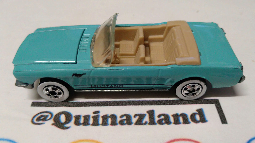 Hot Wheels 65 Ford Mustang Convertible 1987 intèrieur beige  (A07)