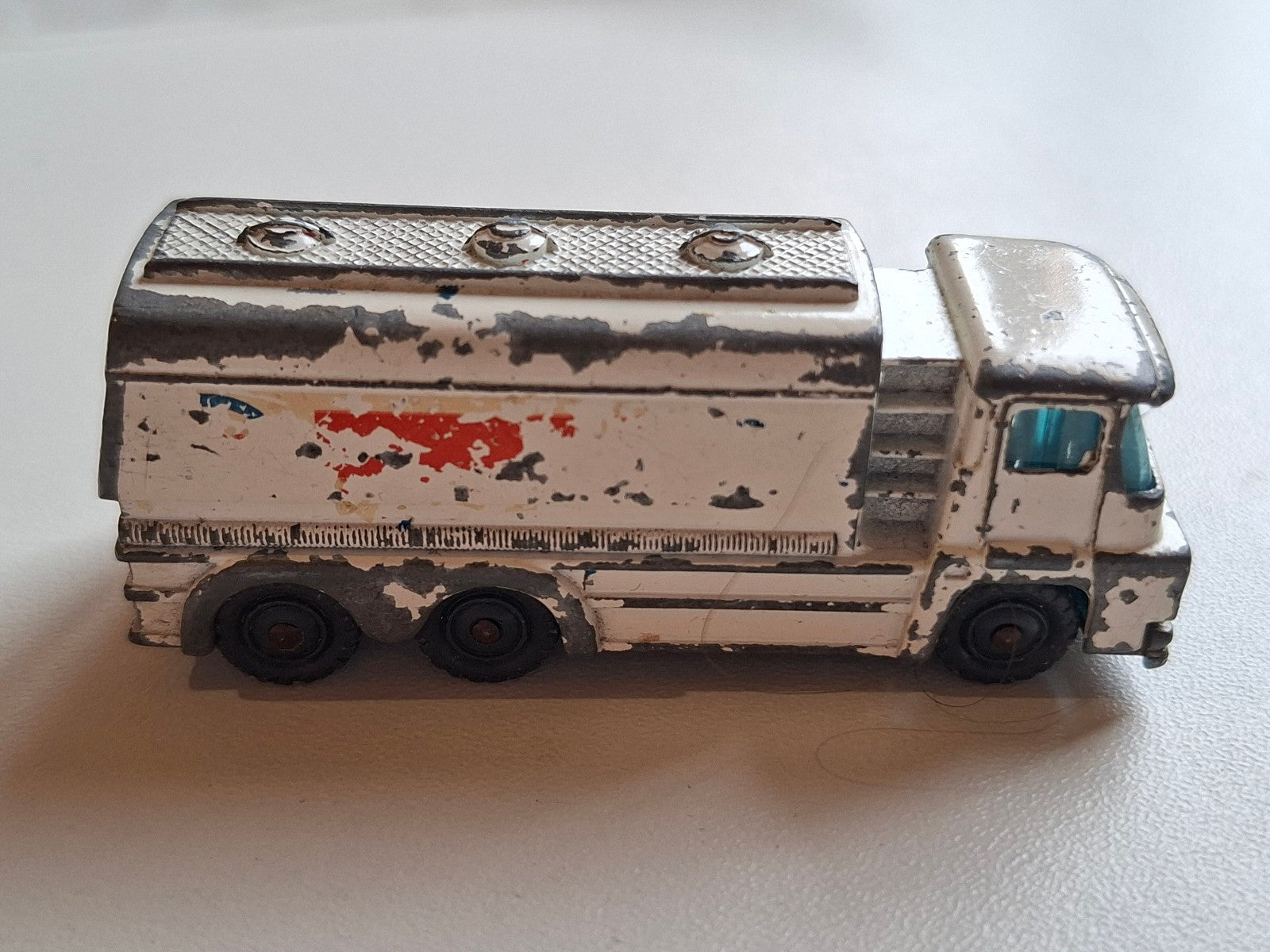Husky Husky  Tanker   (A06)
