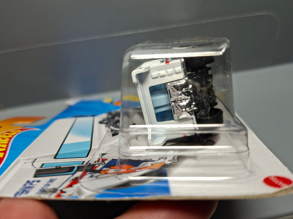 Hot Wheels Mailed it! NETFLIX let's race  2024-164  (CP16)