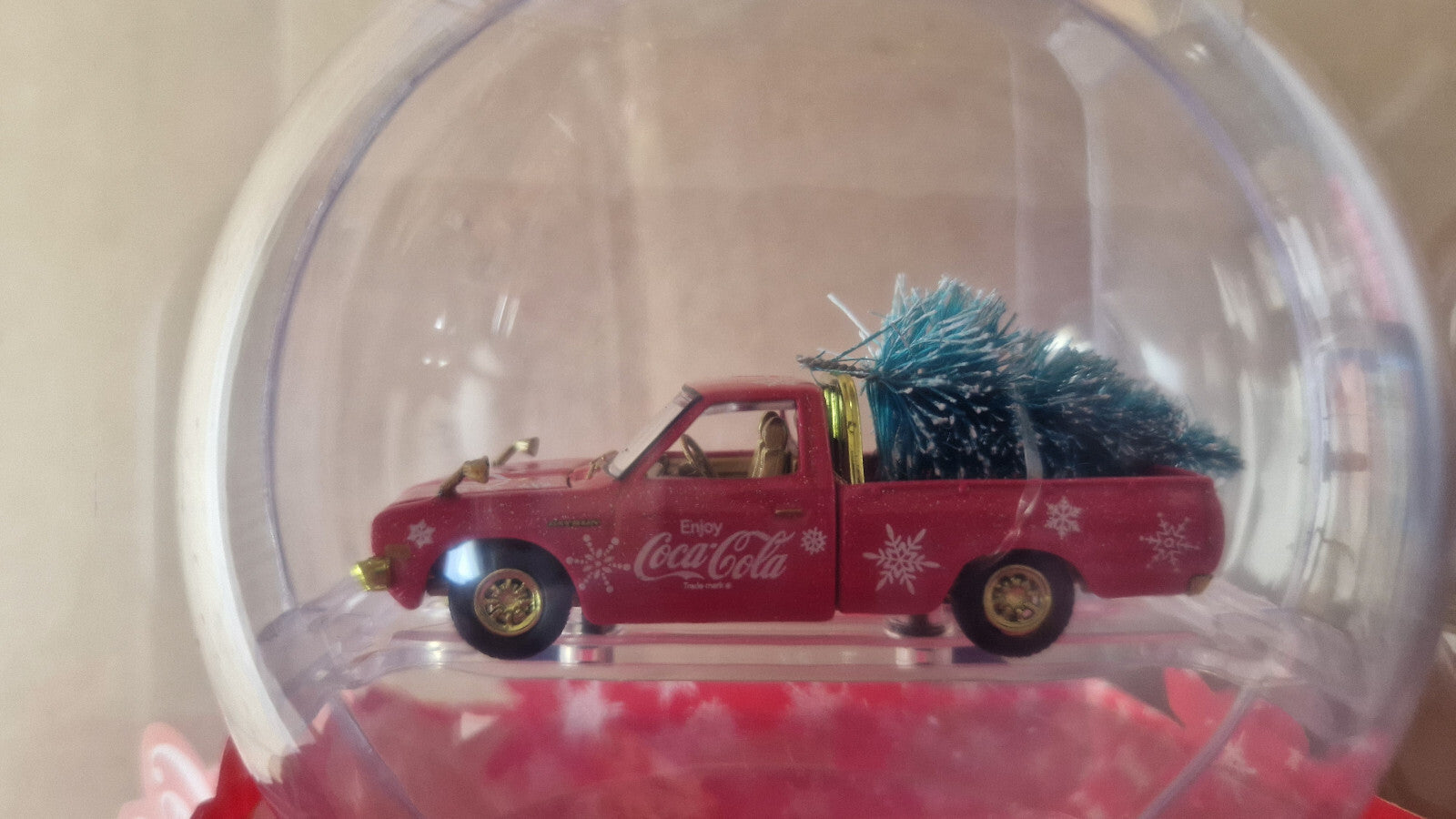 M2 Machines Chase Exclusive Coca Cola Ornament 1976 Datsun 620 Pick Up (ET)