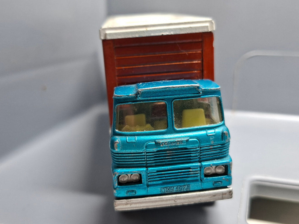 Matchbox  Super kings Freight liner scammell   (CP06)