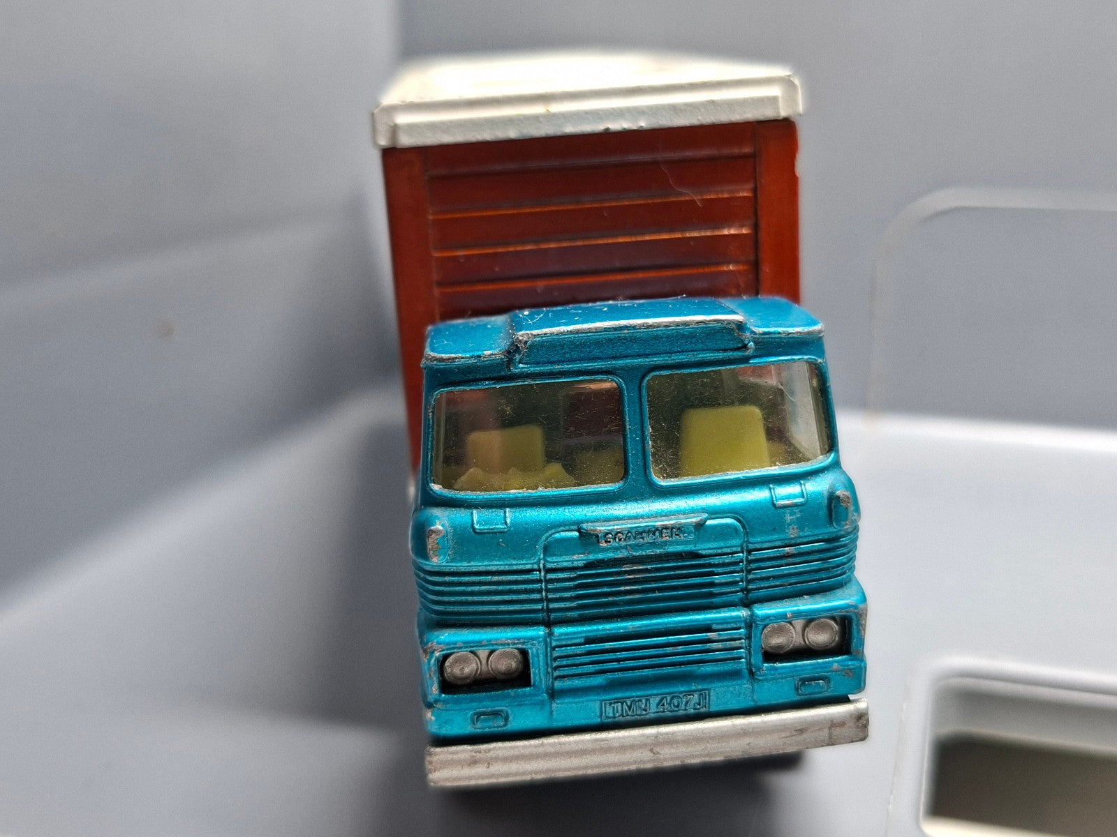 Matchbox  Super kings Freight liner scammell   (CP06)