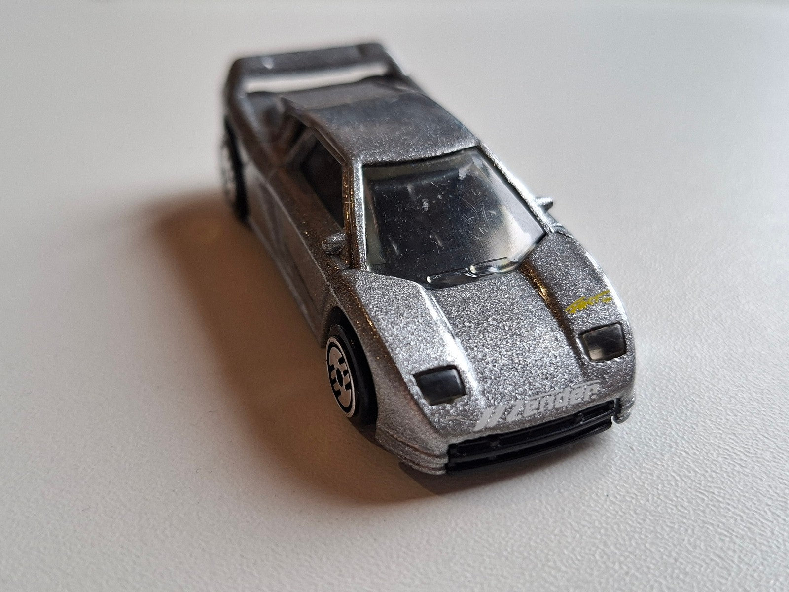 Hot Wheels Zender Fact 4 version UH 1991- 125 (A06)