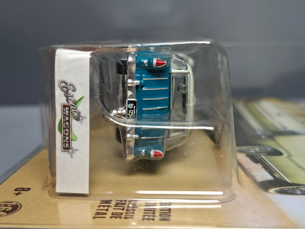Greenlight Estate Wagons 1955 Chevrolet Nomad Chase (NG33)
