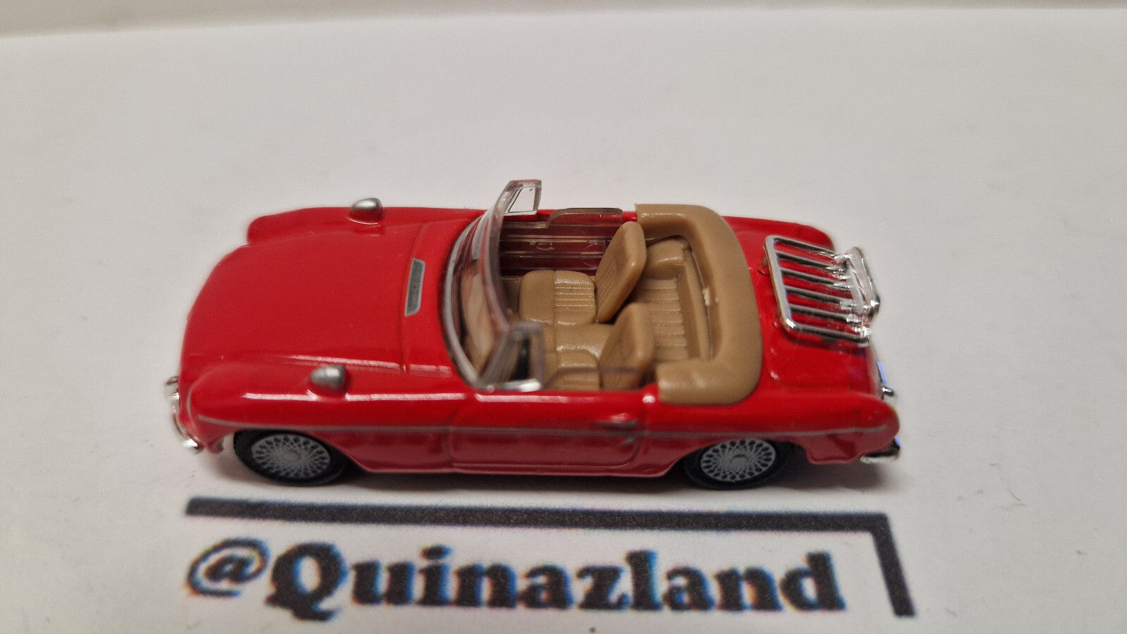 Schuco  1/72 MGB cabrio  (A35)