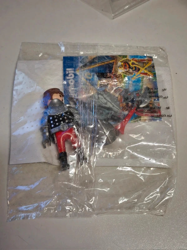 Playmobil personnage chevalier avec hache et bouclier (NP26)