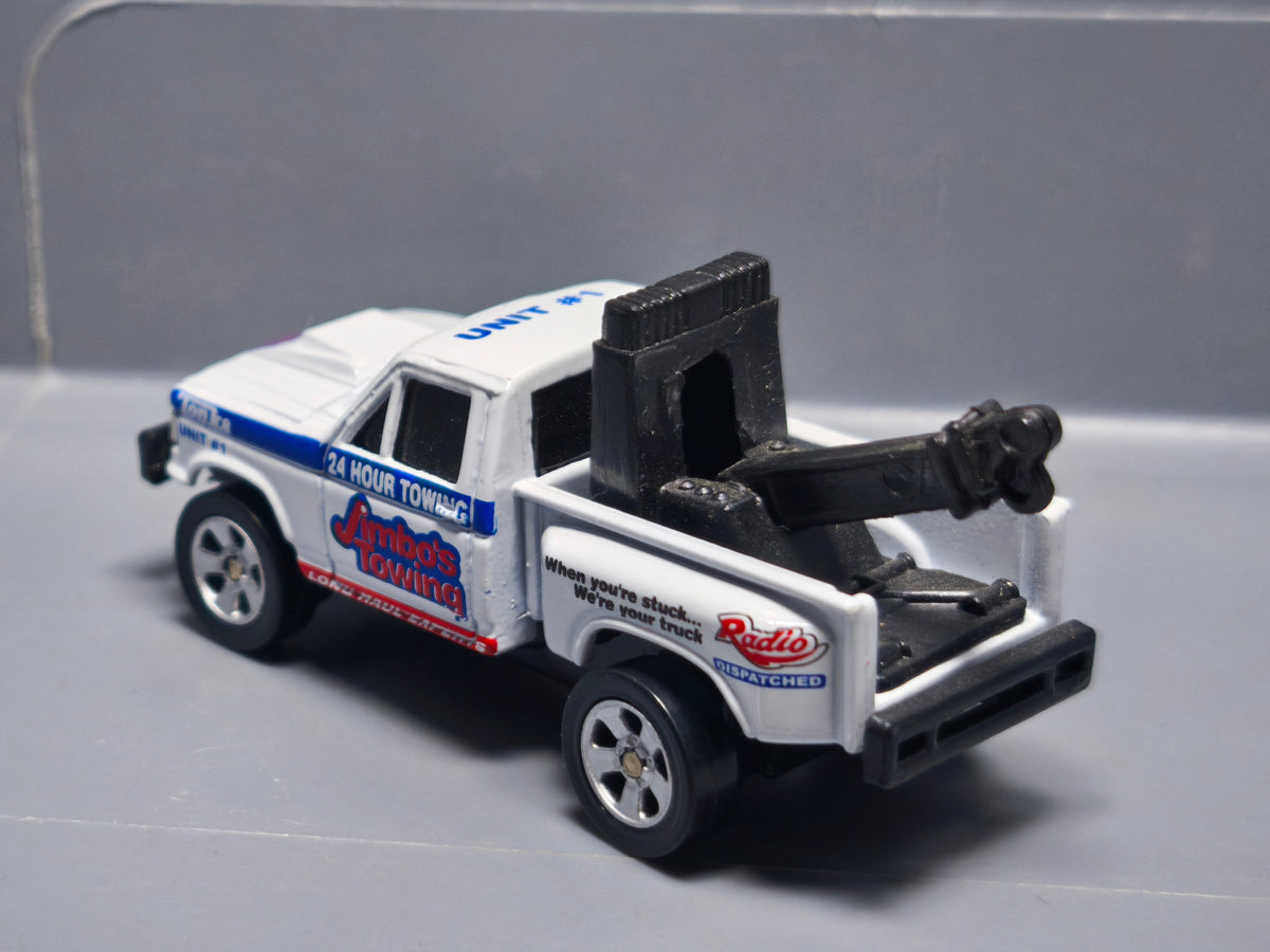 Maisto 89 Ford f-150 baja wrecker  (A21)