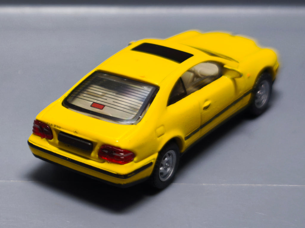 Hongwell 1/72  Mercedes benz CLK (A18)