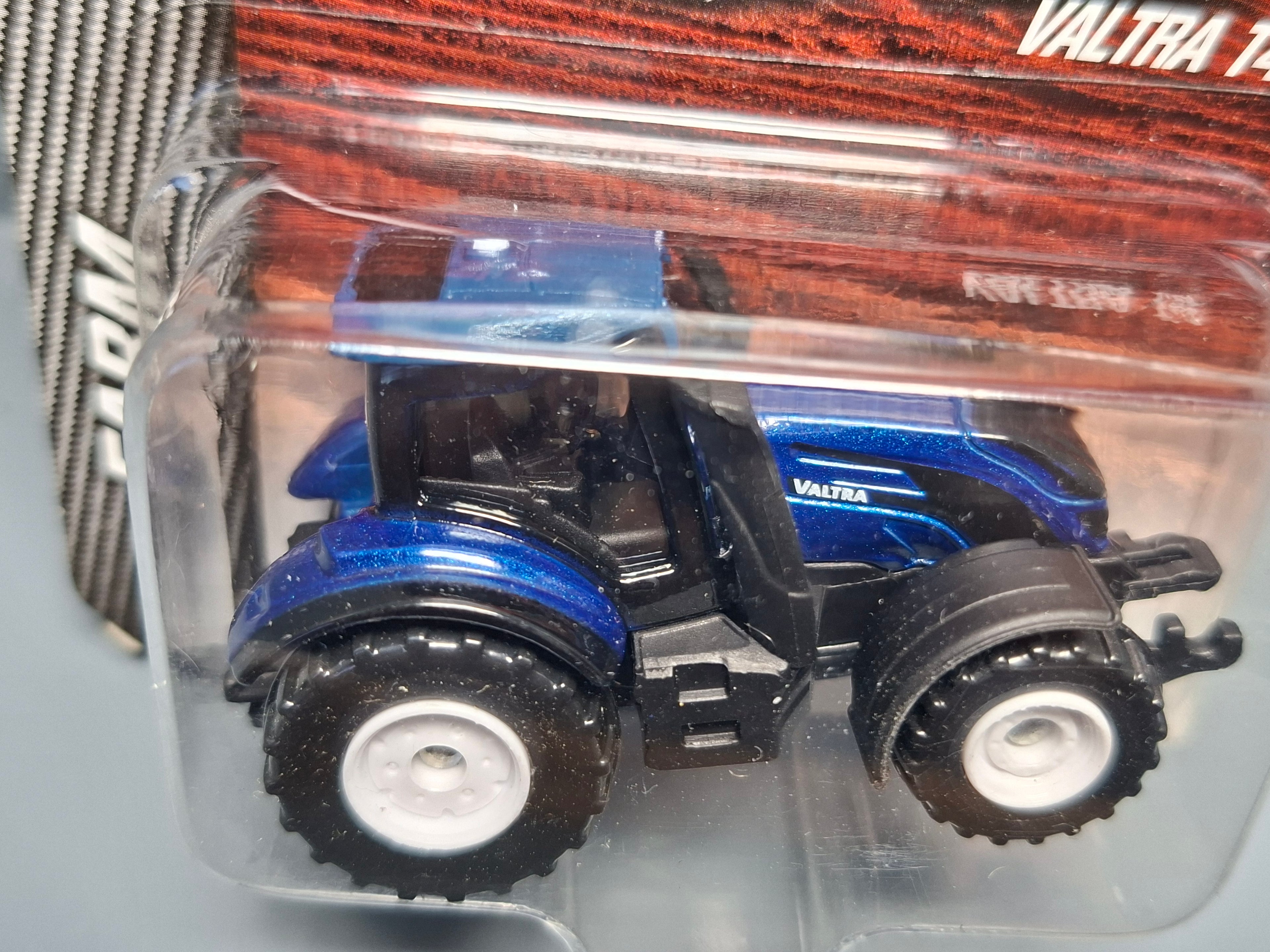 Majorette Farm  Valtra t4  (NP18)