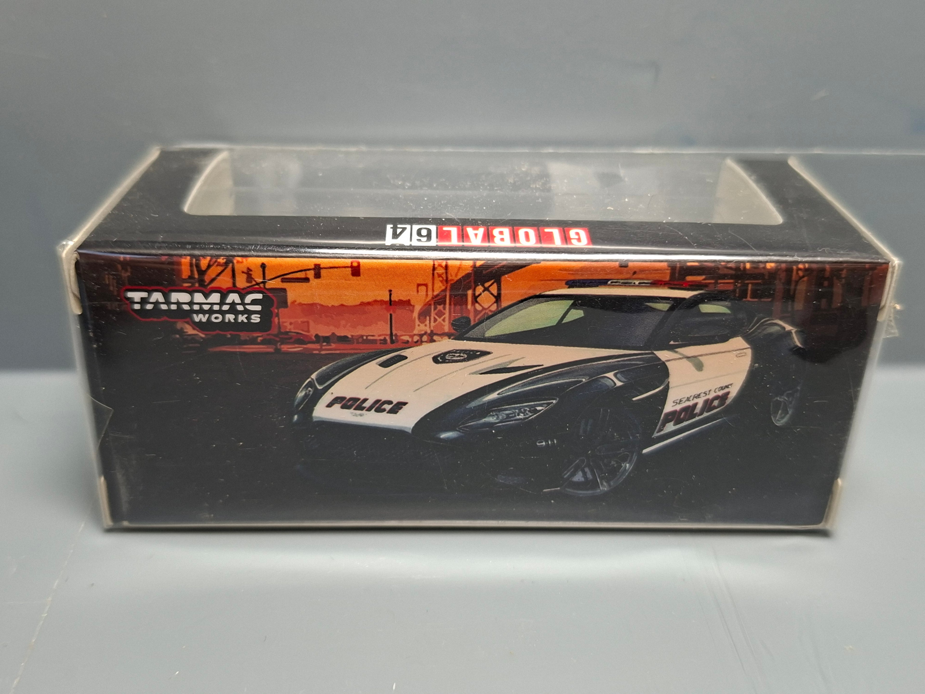 Tarmac 1/64 Aston Martin DBS Superleggera Police Car Chase  (NP18)