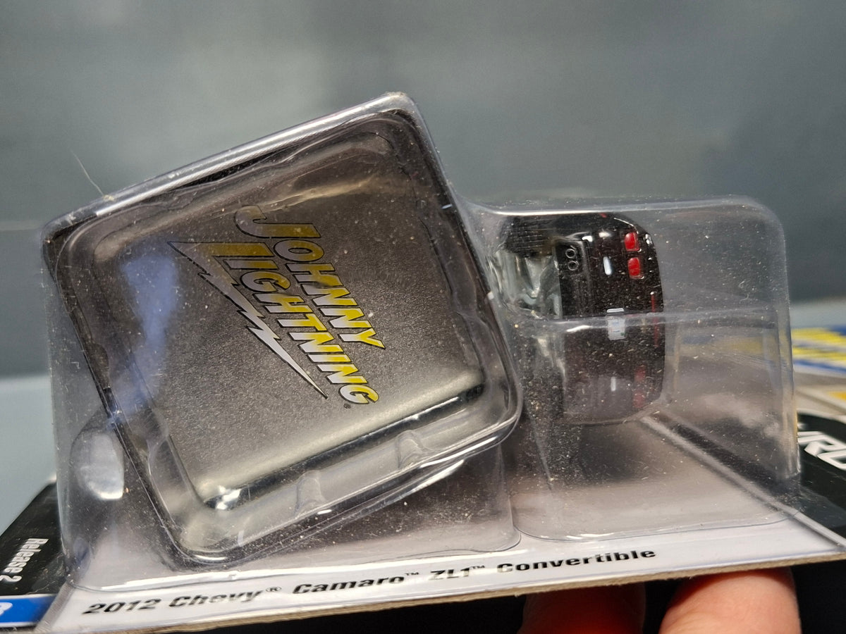 Johnny  Lightning Storage Tin 2012 Chevrolet Camaro ZL1 Convertible  (NG02)