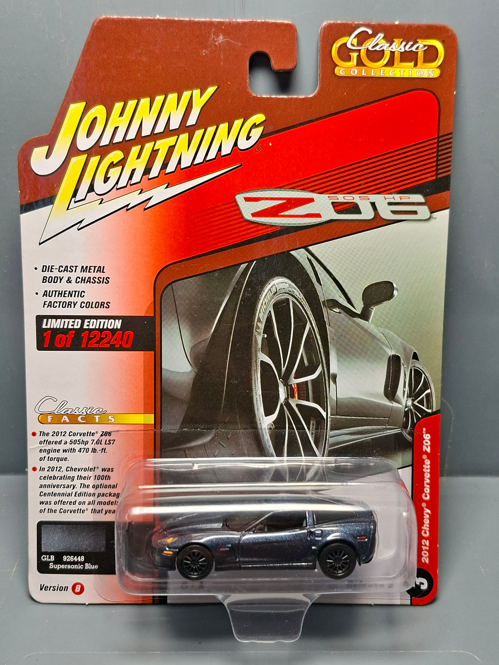 Johnny Lightning Classic gold  2012 chevy corvette Z06   (NG02)