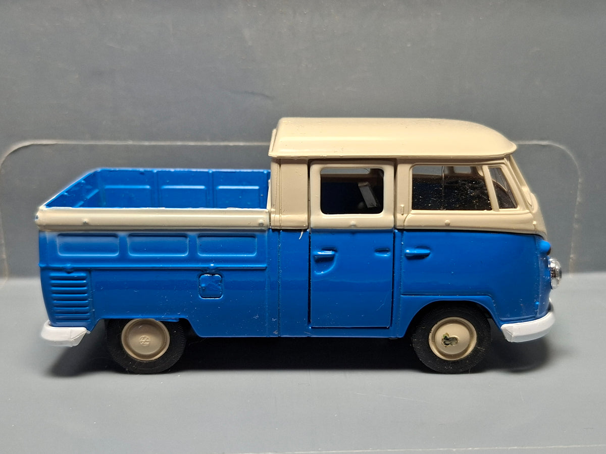 Welly  Volkswagen T1 double cab pickup bleu  (CP03)