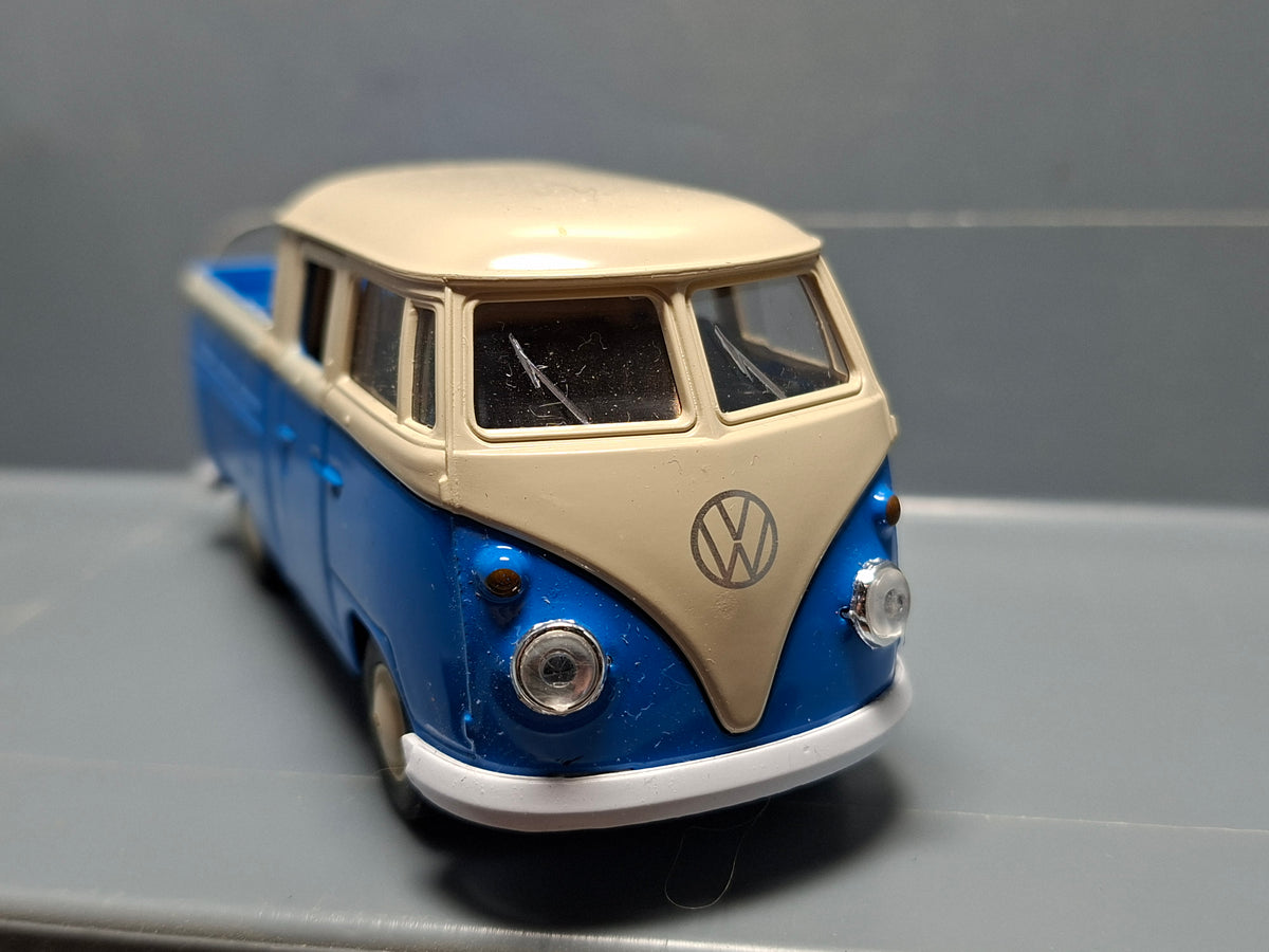 Welly  Volkswagen T1 double cab pickup bleu  (CP03)