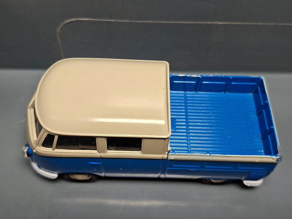 Welly  Volkswagen T1 double cab pickup bleu  (CP03)