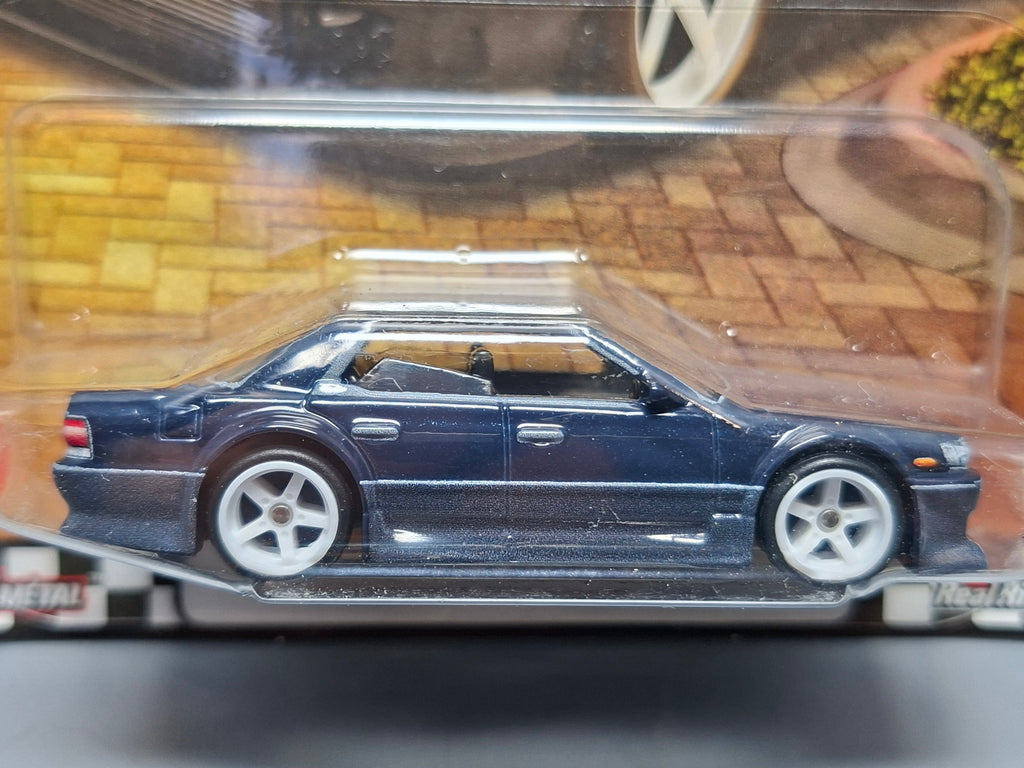 Hot Wheels Boulevard Nissan Laurel C33 (NG11)