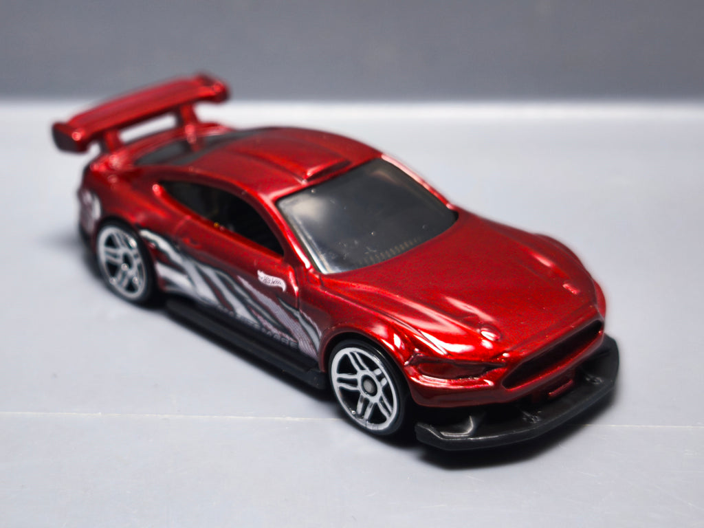 Hot Wheels 2024 multipack  Custom 18 Ford mustang GT    (A27)