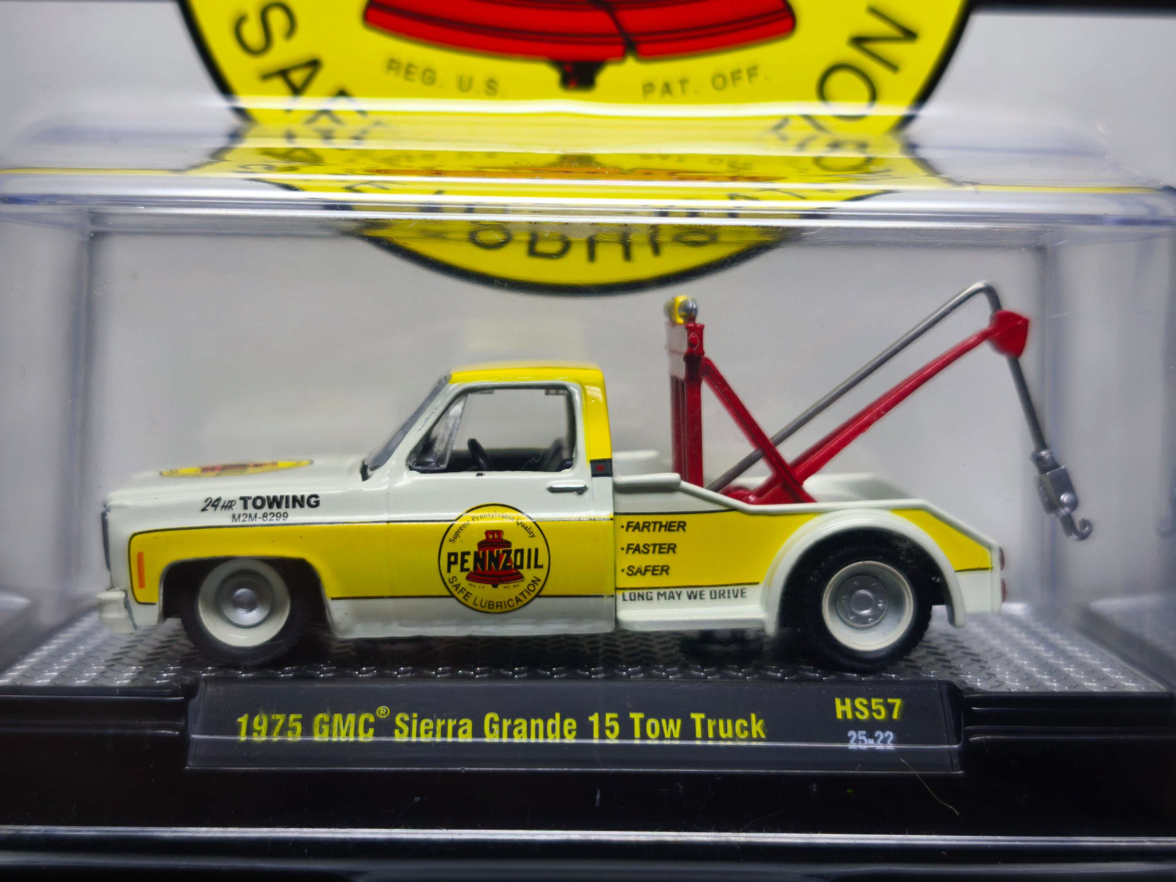 M2 Machines Hobby Exclusive 1975 GMC Sierra Grande 15 Tow Truck Penzoil (NG10)
