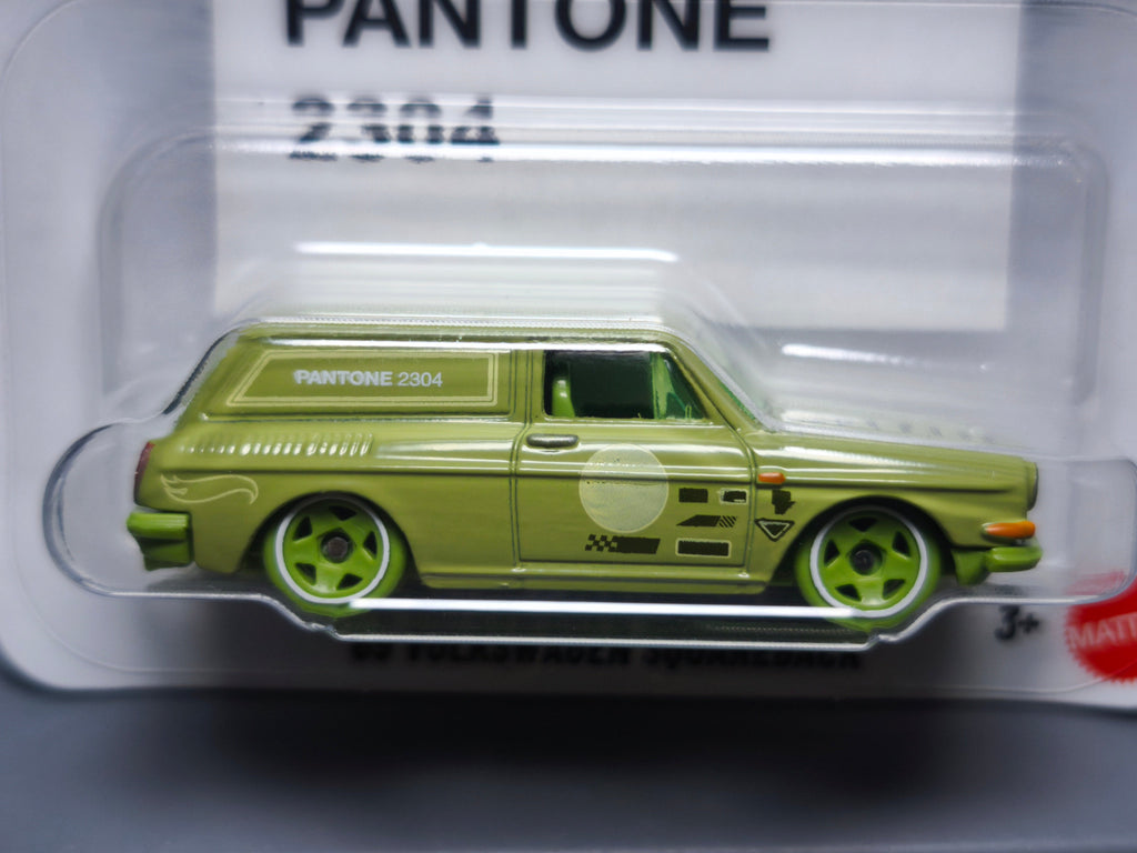 Hot Wheels 2026 Pantone Mix B '69 Volkswagen Squareback (NP52)