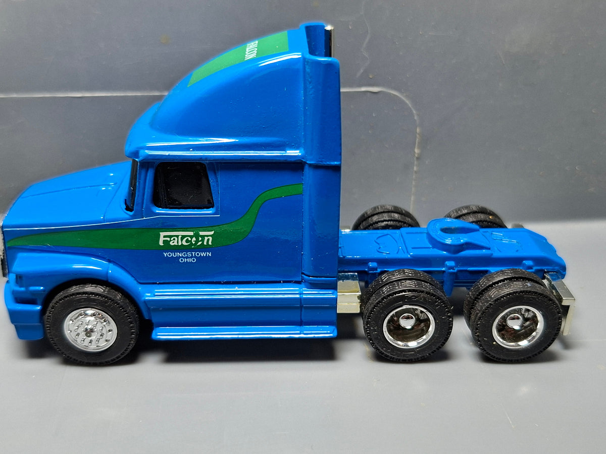 ERTL White GMC aero integral Falcon (NP25)