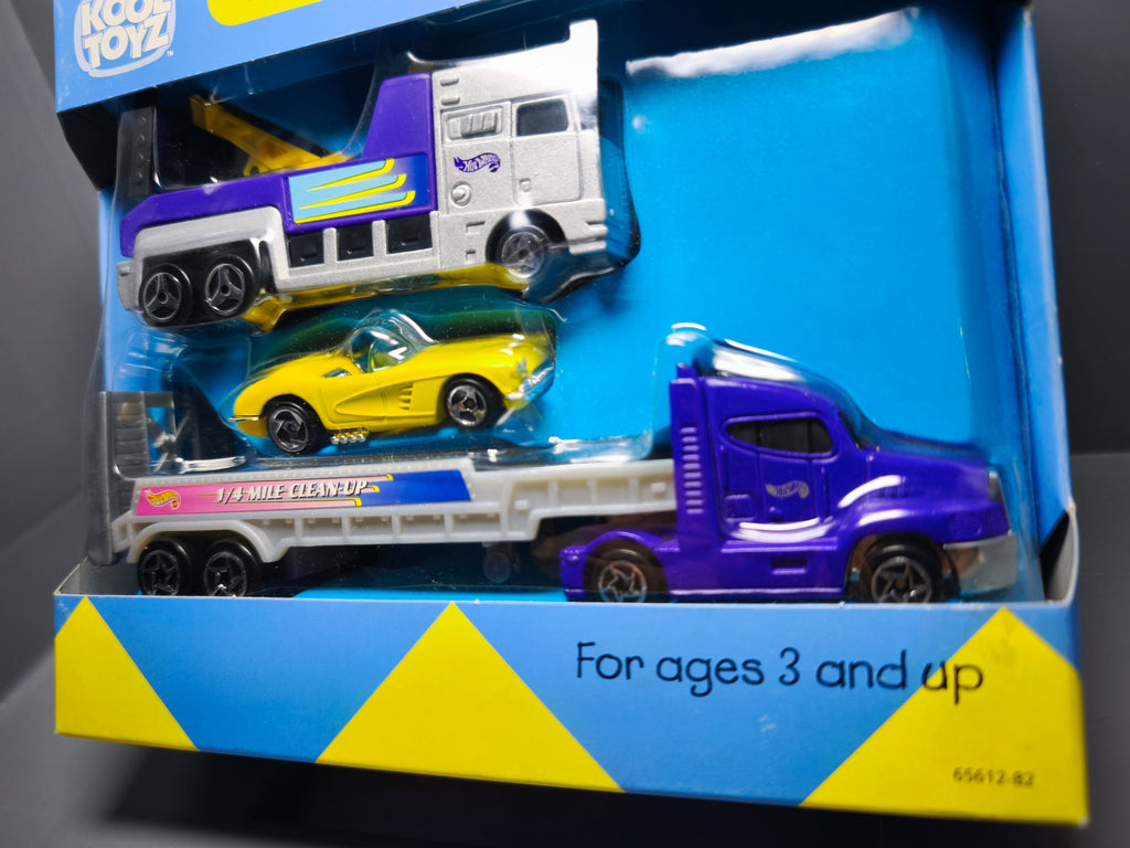 Hot Wheels 2000 exclusive target Kool toyz '58 Corvette (CT04)