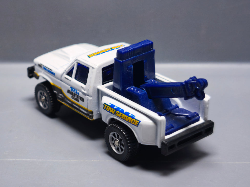 Maisto 89 Ford f-150 baja wrecker   (A21)