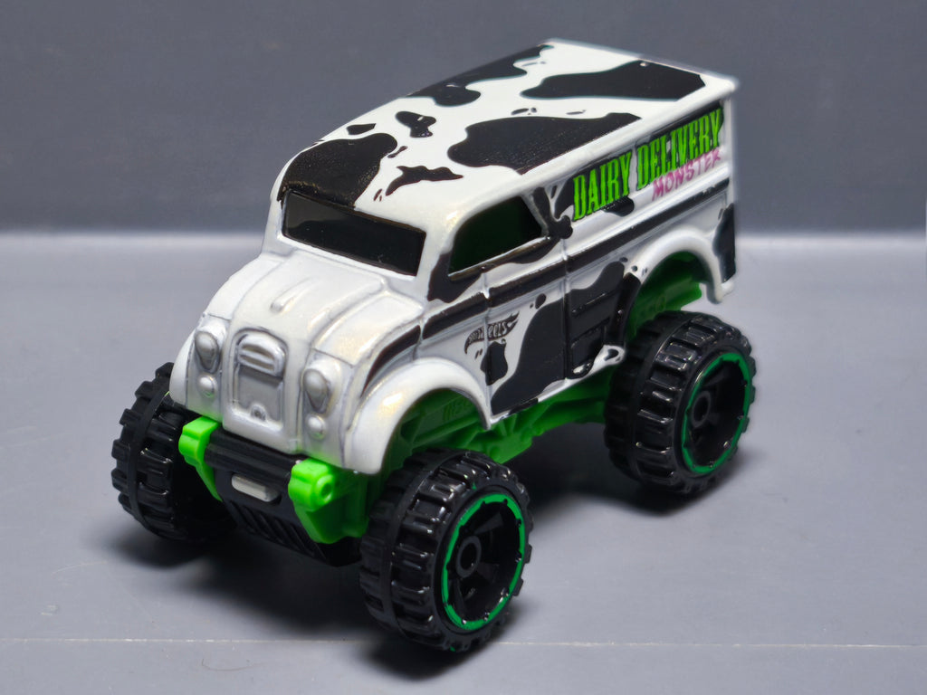 Hot Wheels Monster Dairy Delivery 2012-028 (A22)