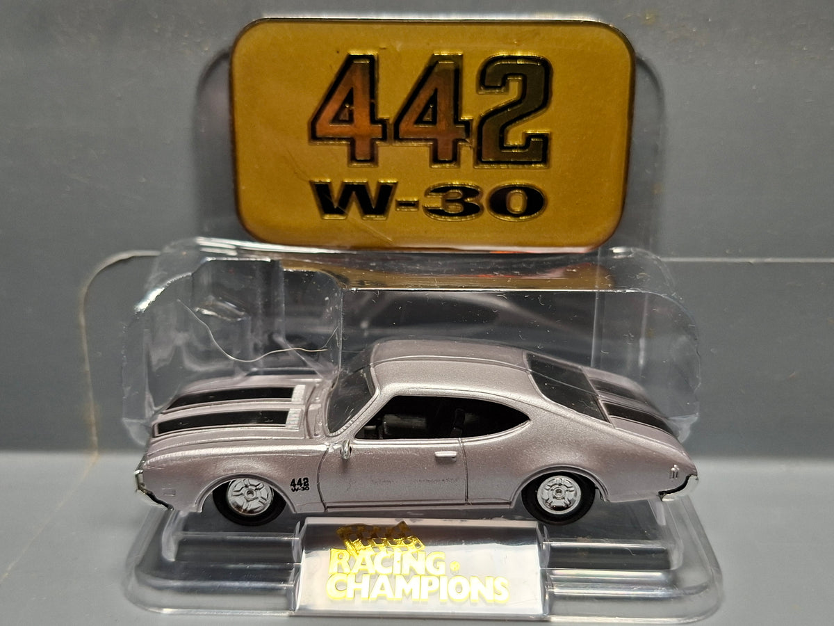 Racing Champions 1996 exclusive multipack  69 olds 442     (NP26)