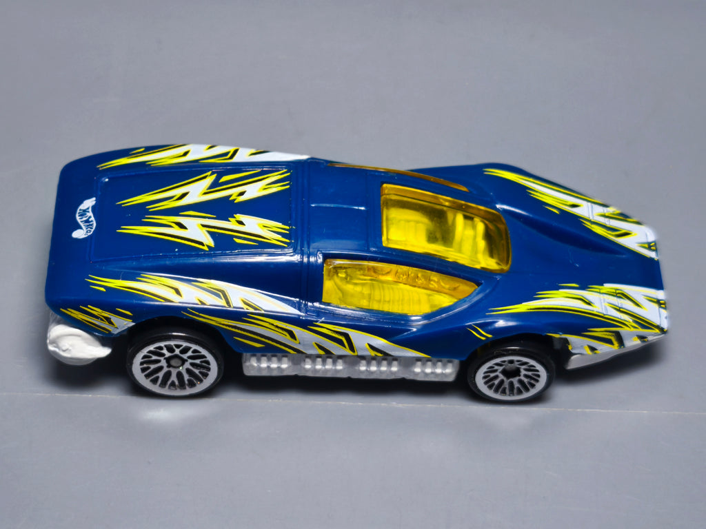 Hot Wheels 2002 kringle's Kruisers Silver bullet    (A29)