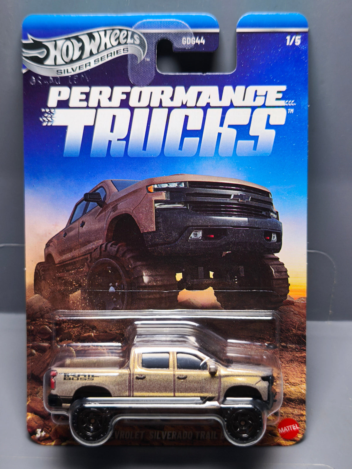 Hot Wheels Performance Truck 2019 chevrolet silverado trail boss LT (NP08)