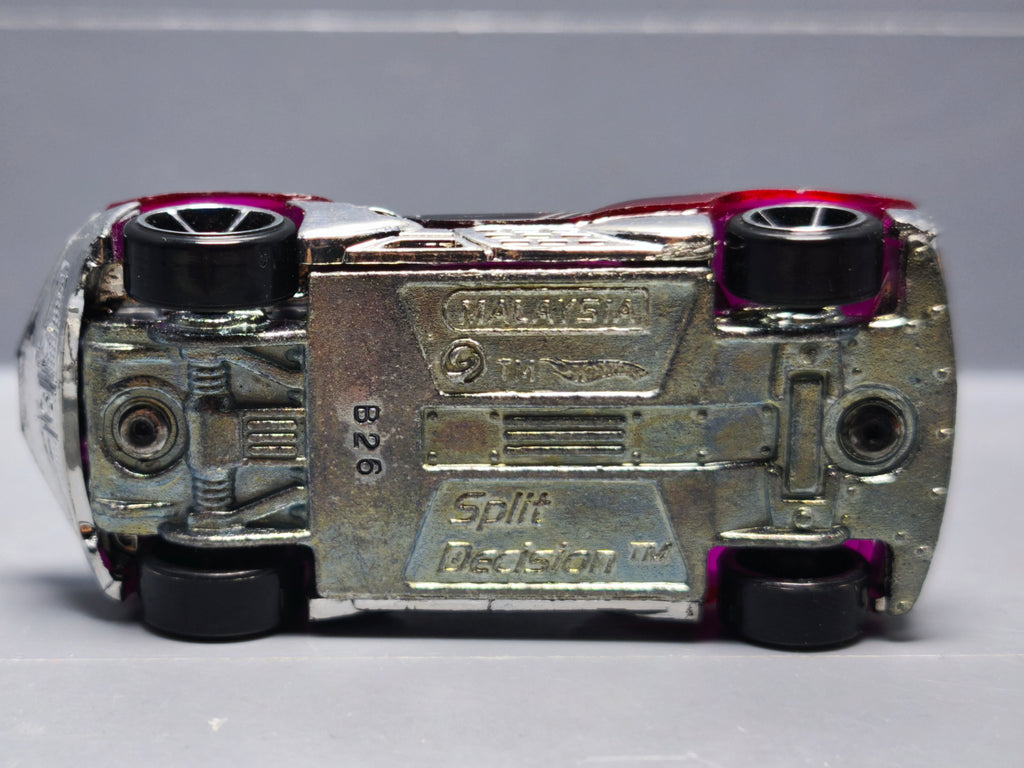 Hot Wheels Split Decision 2009 mainline 090 (A23)