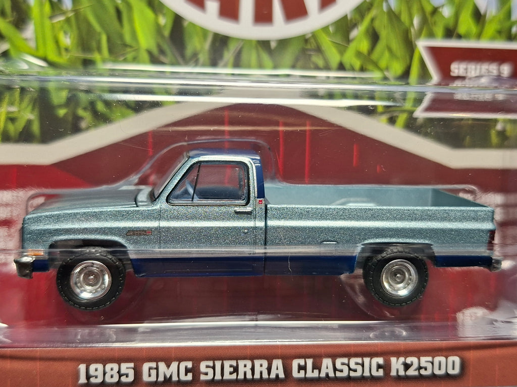Greenlight 1/64 2024 Down on the Farm Series 9 1985 GMC Sierra Classic K2500   (NG52)