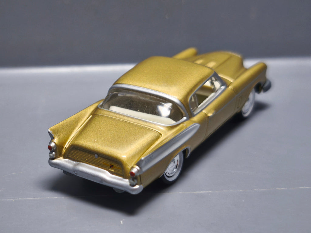 Johnny Lightning 2004 hot rods magazine  1947 studebaker golden Hawk  (A04)