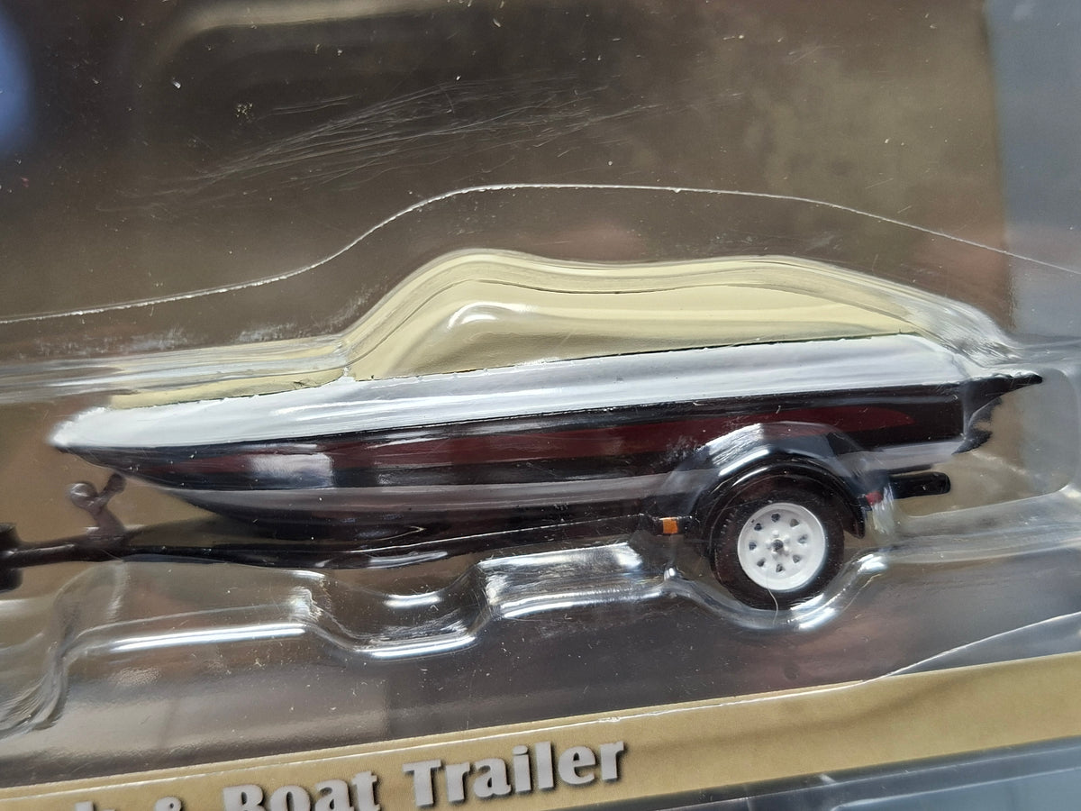 Greenlight Hitch & Tow 2021 Ford Bronco Wildtrak & Boat Trailer (CT03)