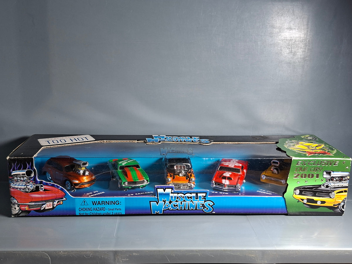 Muscle machines 2001 california too hot exclusive X-mas Pt cruiser camaro (CT10)
