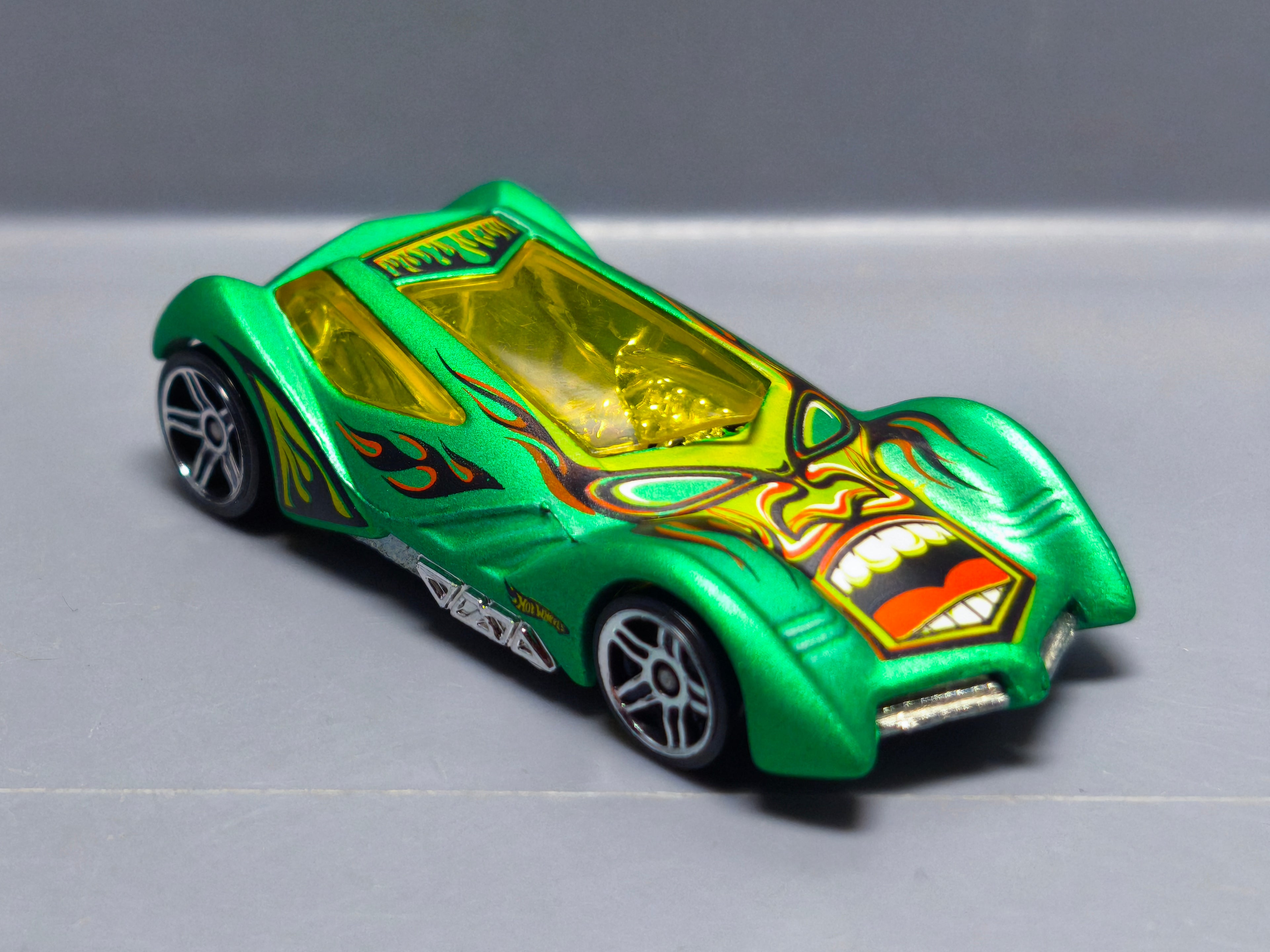 Hot Wheels Sinistra 2010-208 (A07)