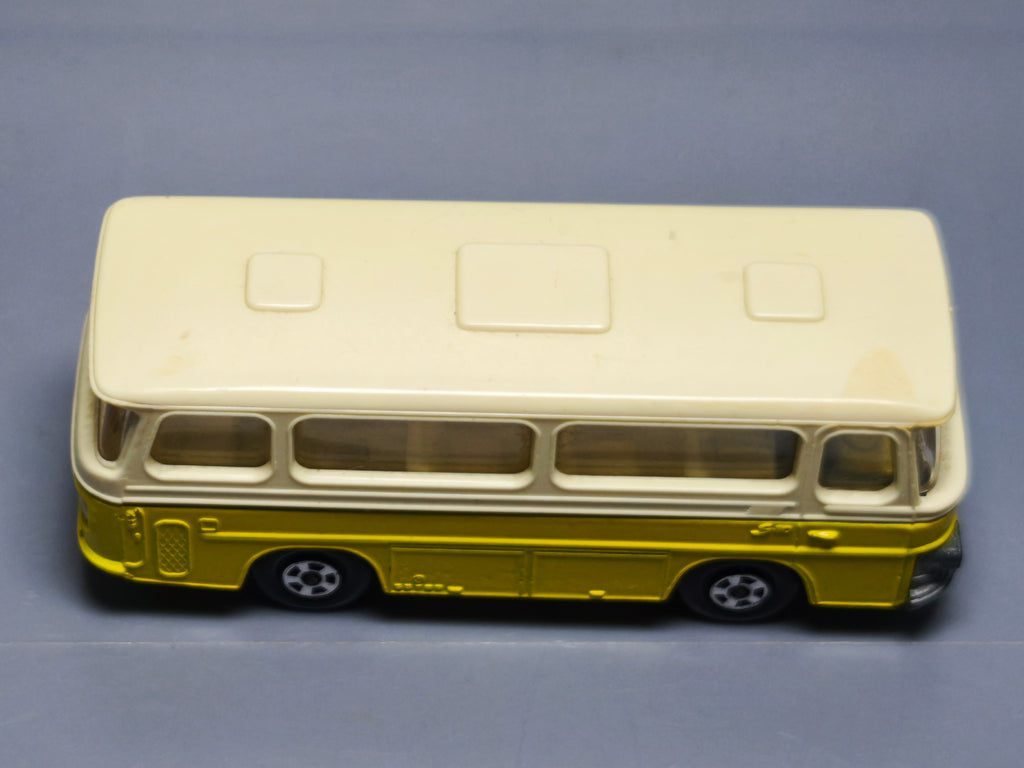 Matchbox lesney  Setra coach version jaune vitres claires  (A18)