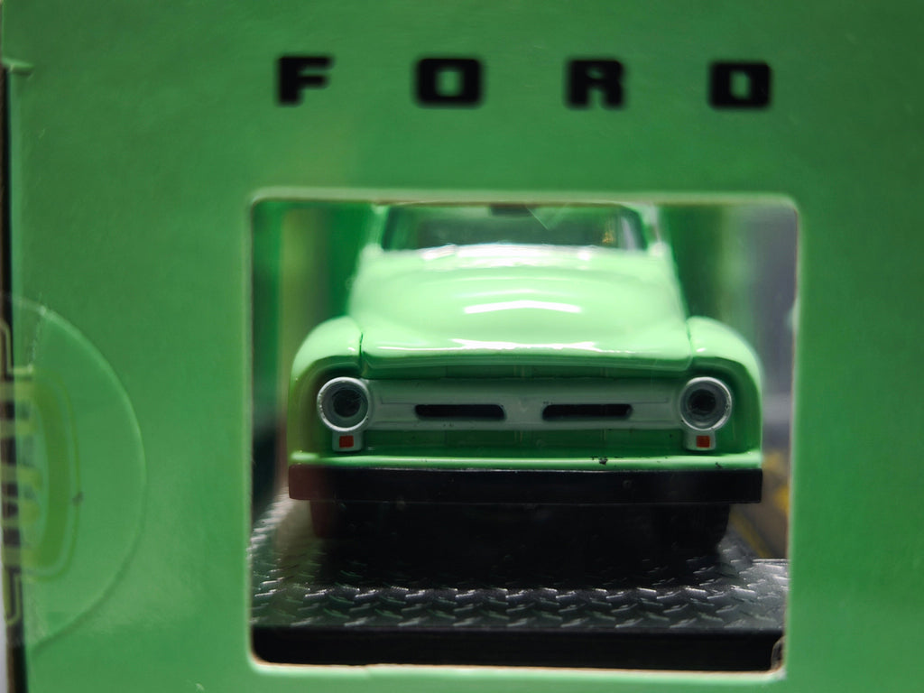 M2 Machines 1956 Ford F-100 truck custom R104 25-03 (NP08)