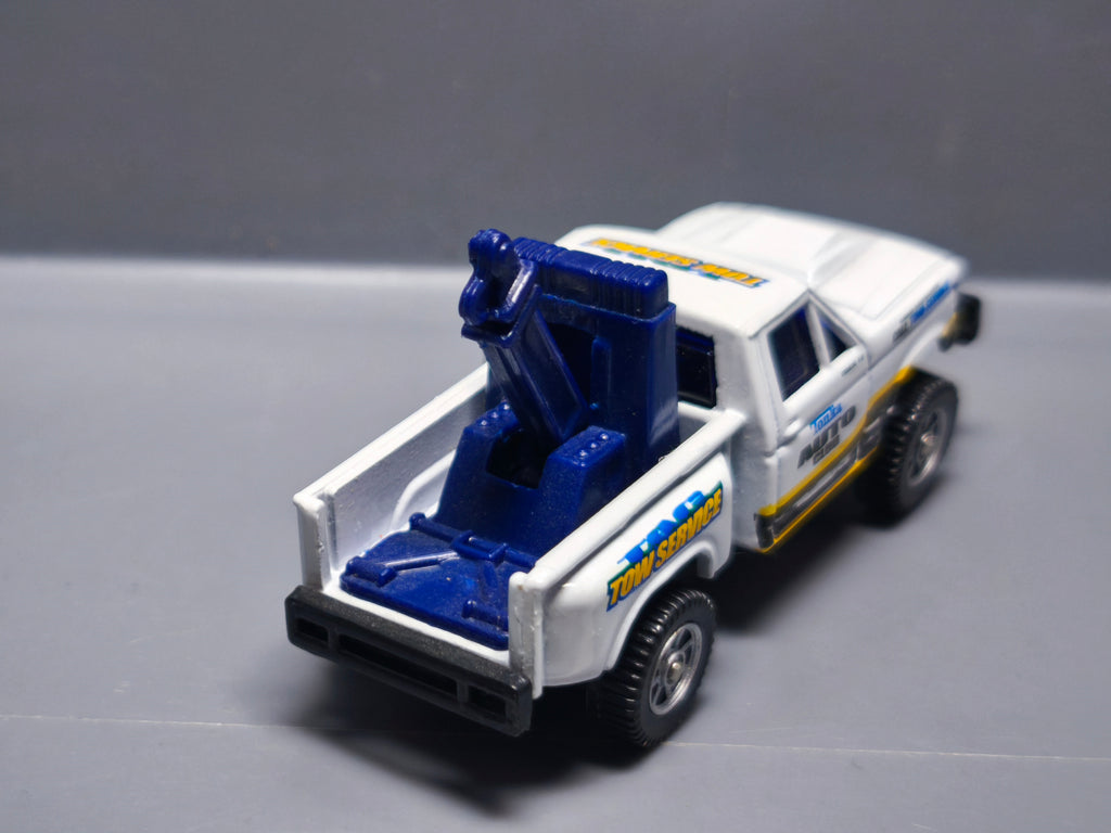 Maisto 89 Ford f-150 baja wrecker   (A21)