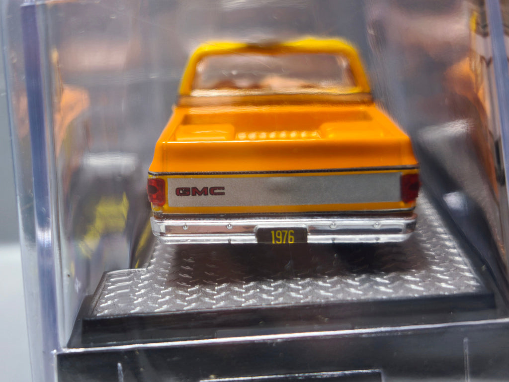 M2 Machines 1976 GMC Sierra Grande 15 Orange Slice(NG10)
