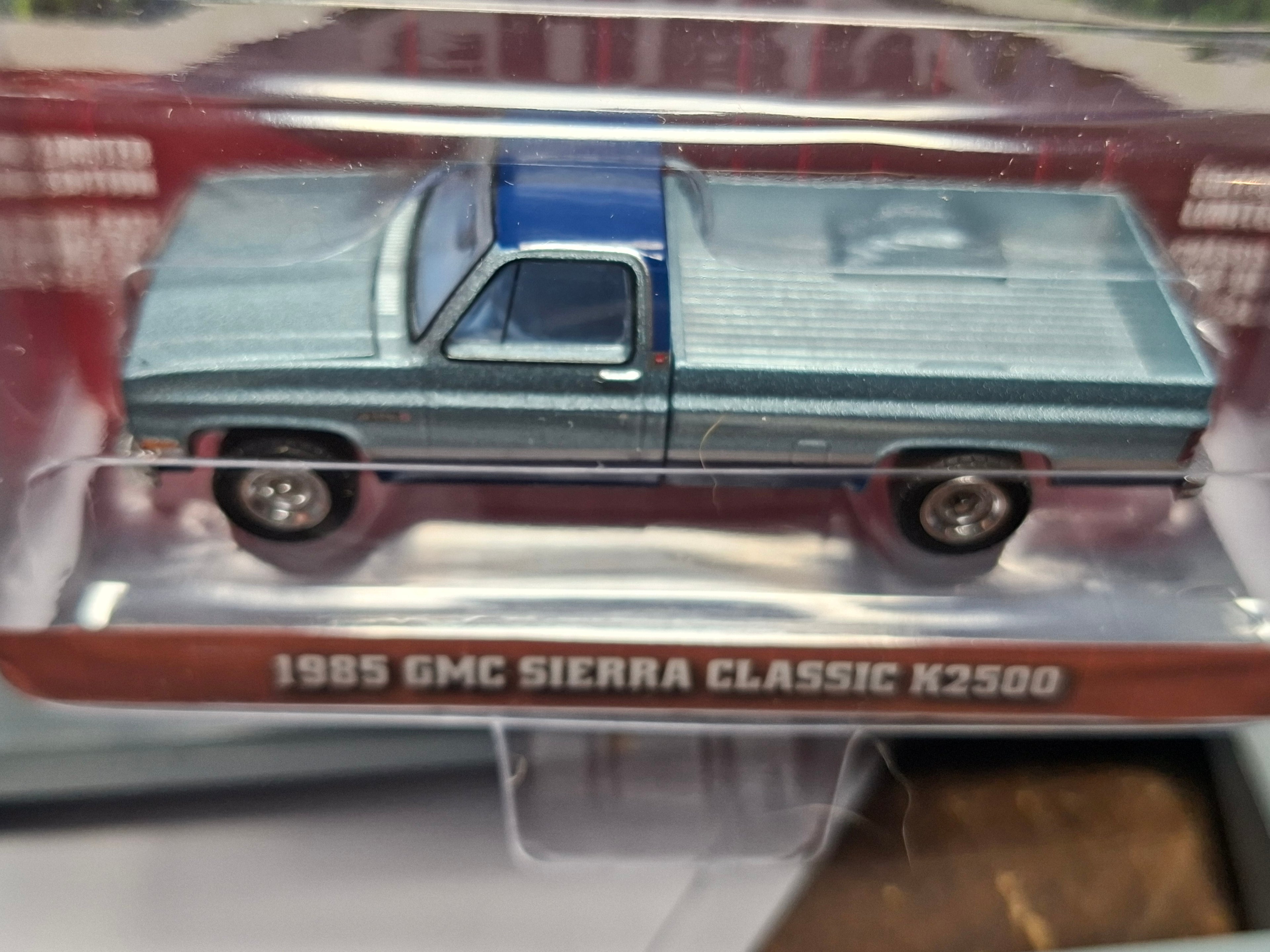Greenlight 1/64 2024 Down on the Farm Series 9 1985 GMC Sierra Classic K2500   (NG52)