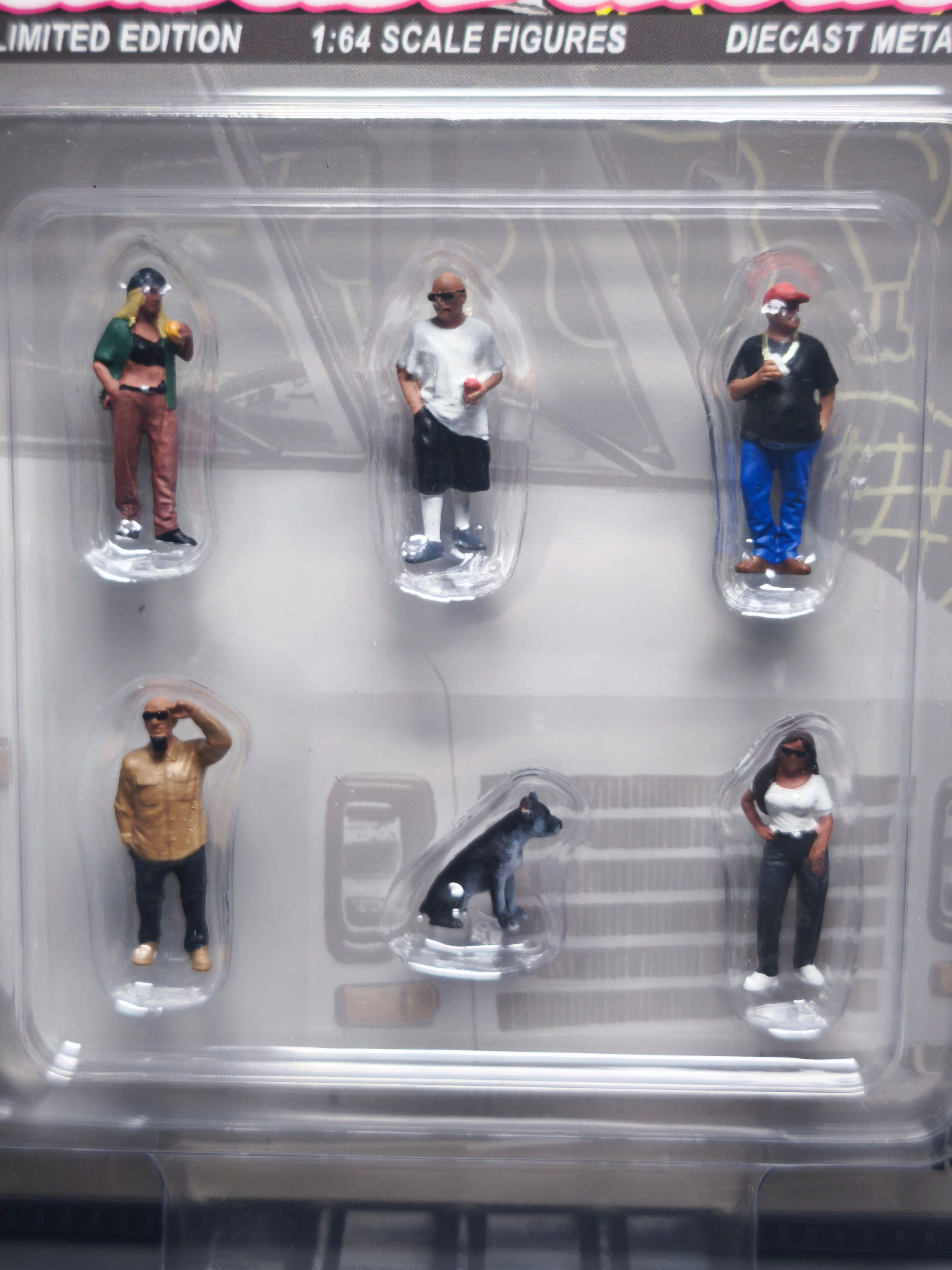 American Diorama 1/64 Curbside Crowd Figure Set (NG01)