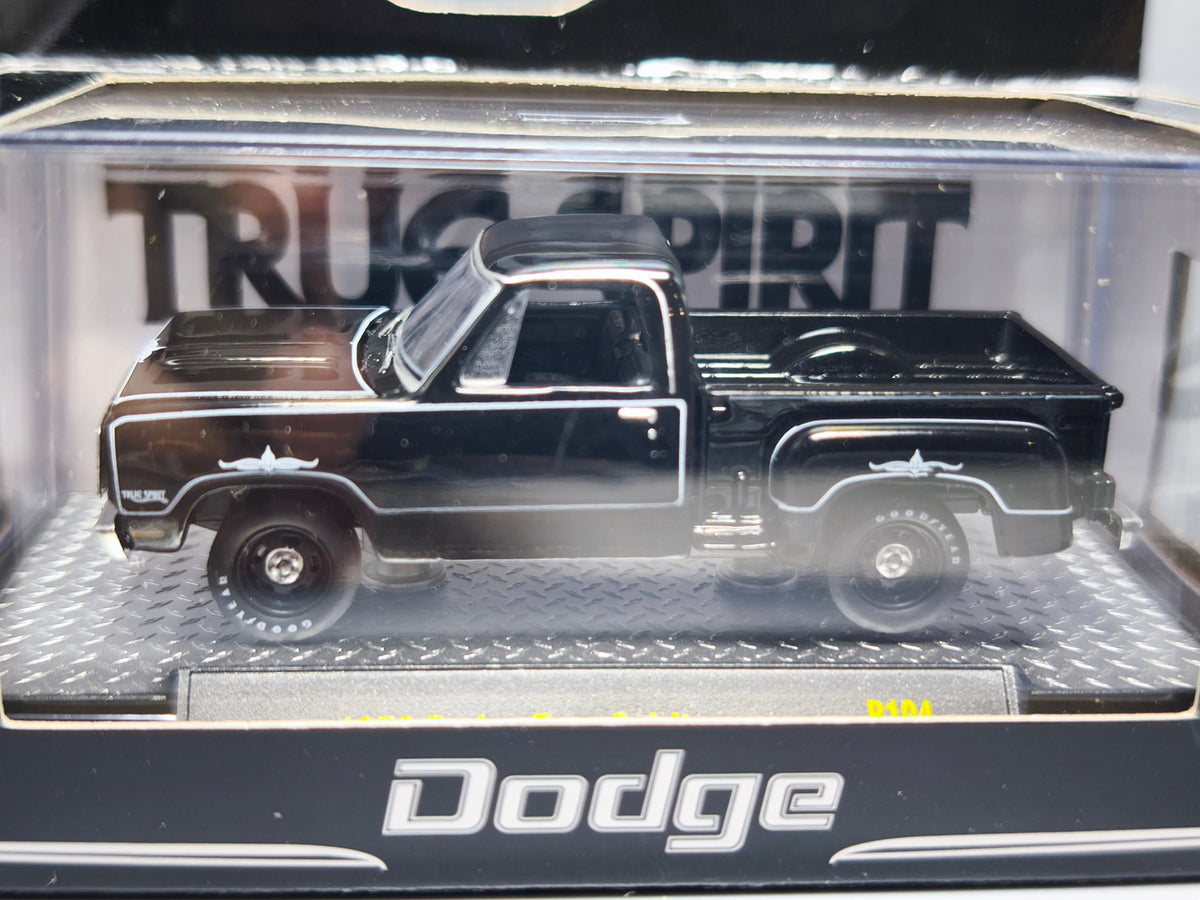 M2 Machines 1978 Dodge True Spirit R104 25-06 (NP08)